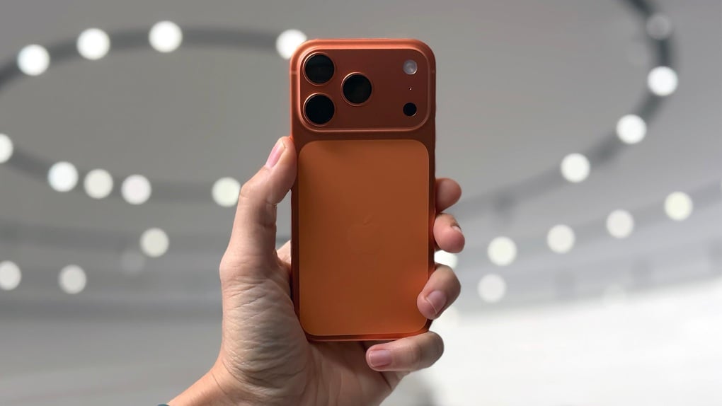 ចាប់ដៃជាមួយ iPhone Air ស្តើងខ្លាំង និង iPhone 17 Pro - 10 ដែលទើបនឹងរចនាថ្មី។