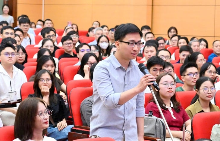 Thủ khoa bác sĩ nội trú Y Hà Nội học hơn 13 tiếng/ngày - Ảnh 2.