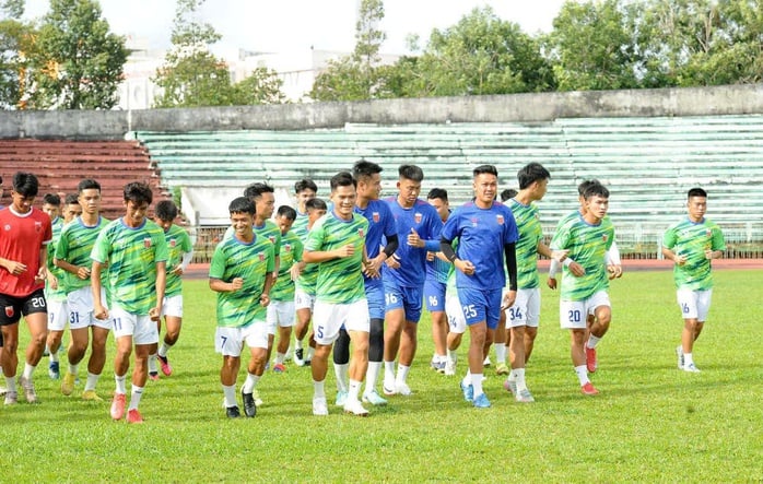 Cựu danh thủ Phan Văn Tài Em trở lại với trọng trách mới Tại CLB Bóng đá Long An - Ảnh 4.