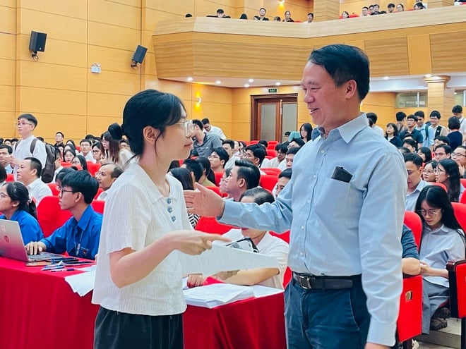 Ngô Thu Hà và Vũ Ngọc Duy: Thủ khoa nổi bật ngành bác sĩ nội trú Trường ĐH Y Hà Nội - Ảnh 4.
