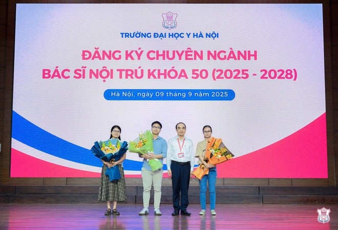 Màn gọi tên chọn ngành bác sĩ nội trú gây bão mạng xã hội tại Trường Đại học Y Hà Nội - Ảnh 2.
