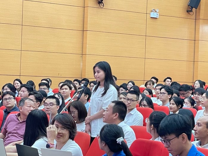 Ngô Thu Hà và Vũ Ngọc Duy: Thủ khoa nổi bật ngành bác sĩ nội trú Trường ĐH Y Hà Nội - Ảnh 1.