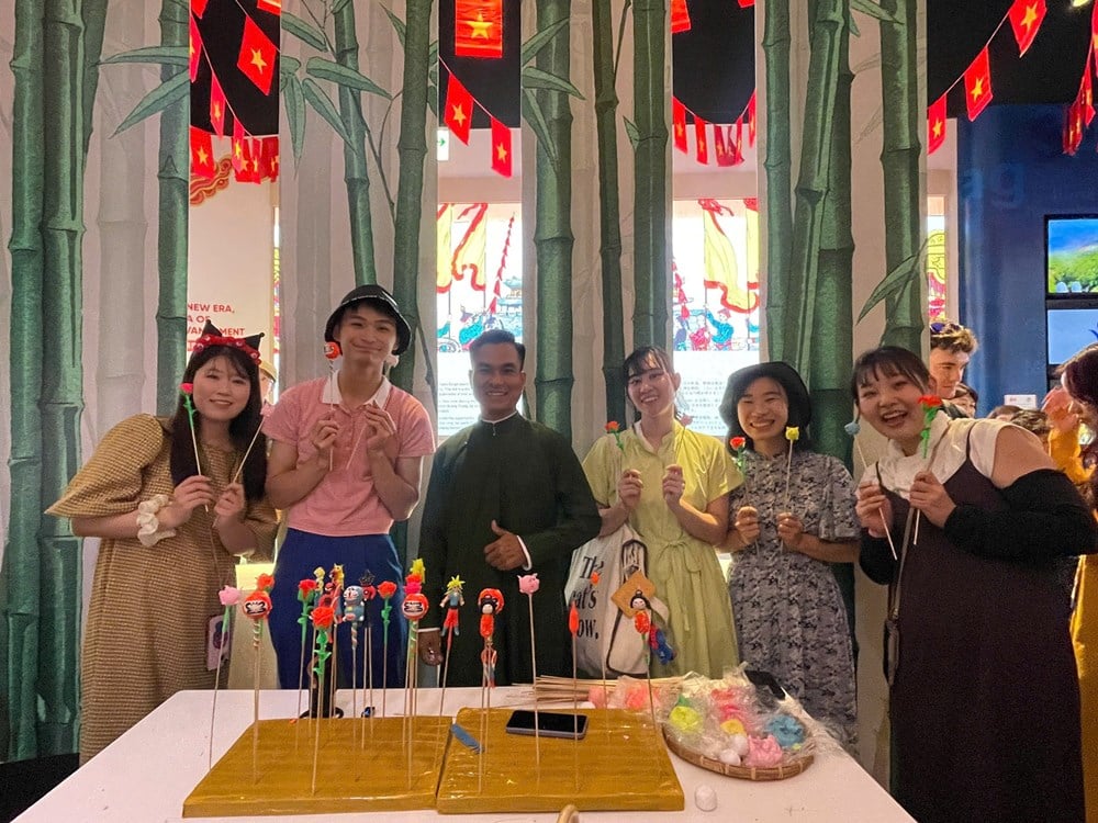 ស្ពាននាំវប្បធម៌វៀតណាមទៅកាន់មិត្តអន្តរជាតិ - រូបថត ៧