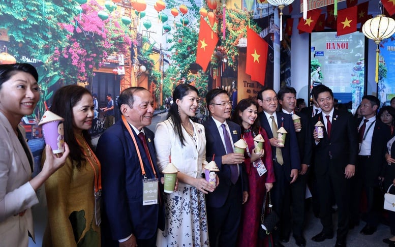 ផ្ទះតាំងពិព័រណ៌វៀតណាមនៅ EXPO 2025 គឺជាកន្លែងមួយដែលភាពសម្បូរបែបនៃវប្បធម៌ ភាពវៃឆ្លាត និងសេចក្តីប្រាថ្នារបស់ប្រជាជនវៀតណាមបានរួបរួមគ្នា។