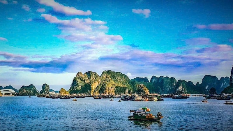 Hình ảnh Vịnh Hạ Long được giới thiệu rộng rãi thông qua các nền tảng số về du lịch tỉnh Quảng Ninh. (Ảnh: QUANG THỌ)