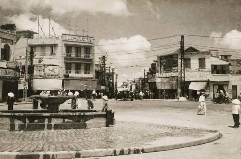 Hình ảnh cũ về quảng trường Đông Kinh Nghĩa Thục. Ảnh: Tư liệu