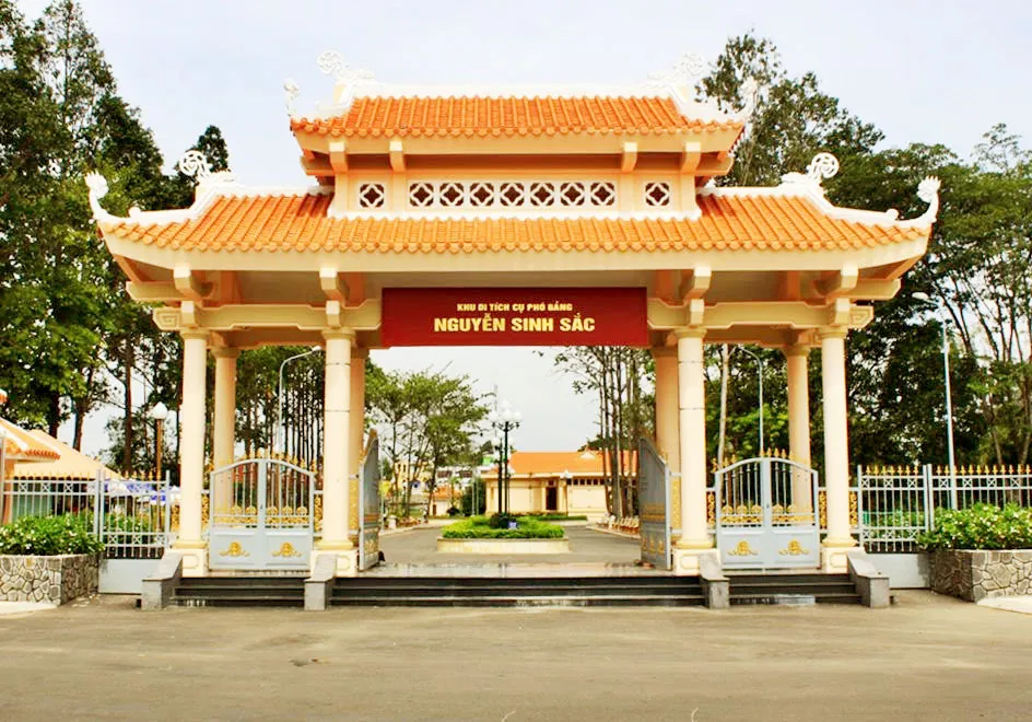 ទីតាំង​ប្រវត្តិសាស្ត្រ​ផ្នូរ​របស់​អនុអធិការបតី Nguyen Sinh Sac វួដ Cao Lanh ខេត្ត Dong Thap។