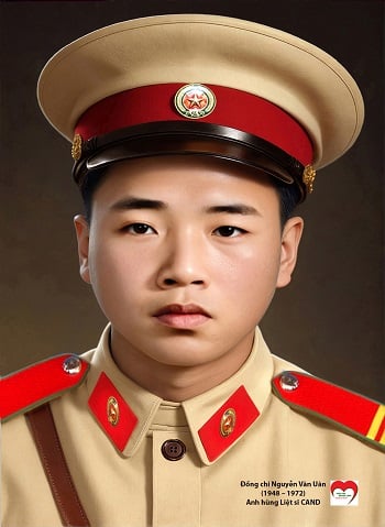 Restauration de huit portraits héroïques de la Force de sécurité publique populaire et de mères vietnamiennes héroïques -0