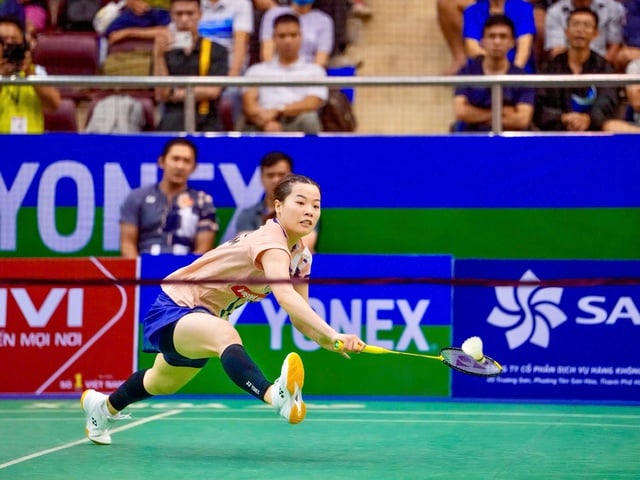 Nguyễn Thùy Linh ngược dòng ngoạn mục, đánh bại nhà vô địch SEA Games 30 Kisona Selvaduray - Ảnh 1.