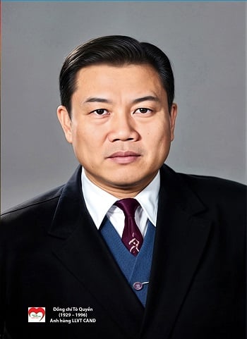 Restauration de huit portraits héroïques de la Force de sécurité publique populaire et de mères vietnamiennes héroïques -0