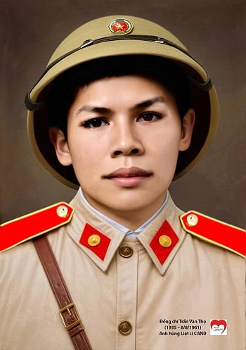 Restauration de huit portraits héroïques de la Force de sécurité publique populaire et de mères vietnamiennes héroïques -0