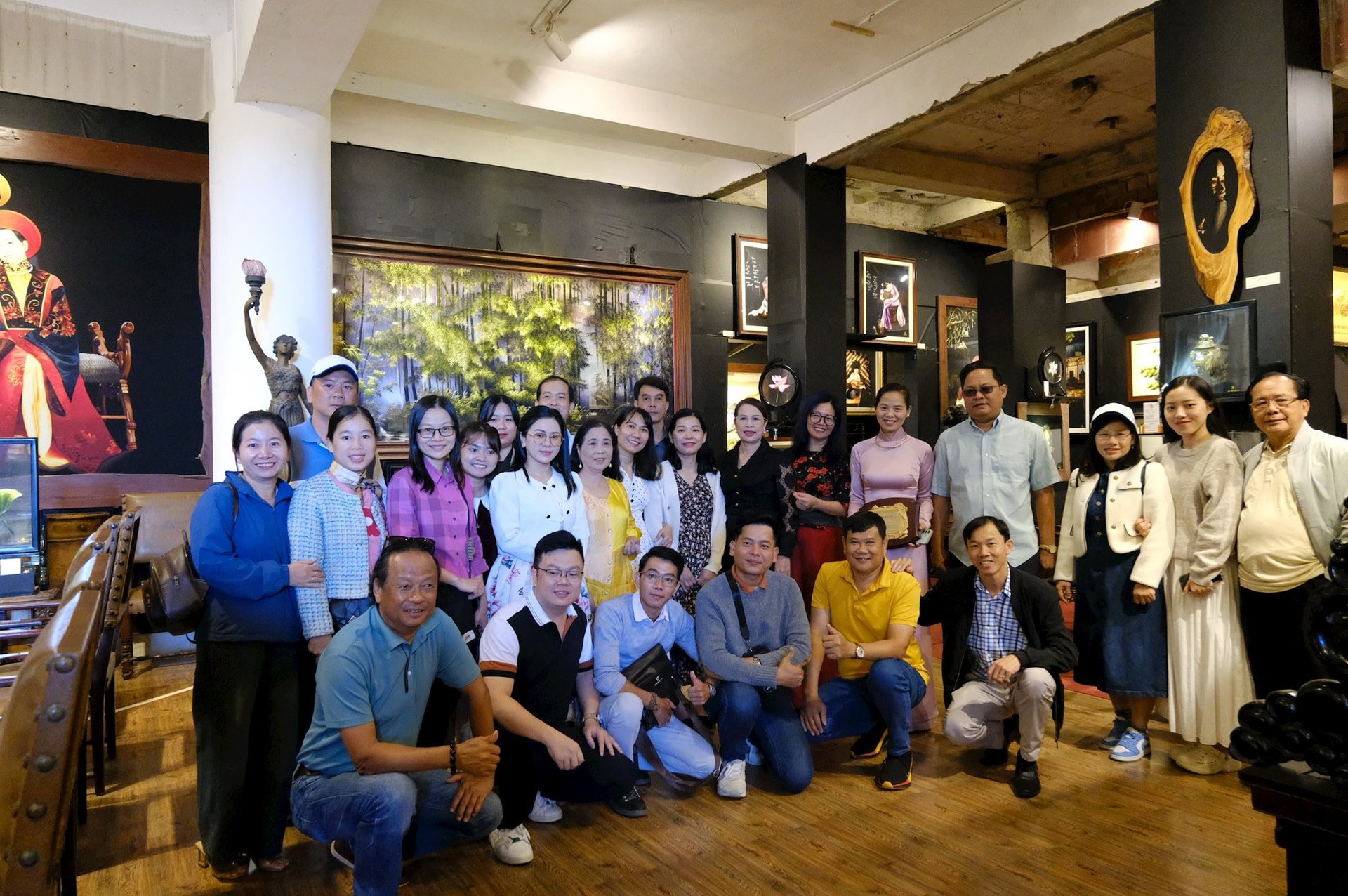 Delegation visited and surveyed at XQ Embassy in Da Lat