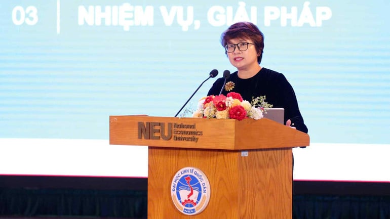 Cục trưởng Hợp tác quốc tế (Bộ Giáo dục và Đào tạo), Nguyễn Thu Thủy trình bày tham luận tại hội nghị.