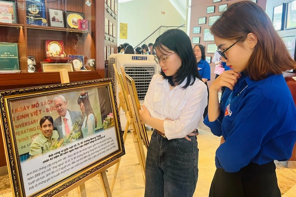 Một trường đại học công khai chi tiết thu nhập của lãnh đạo, giảng viên - 1