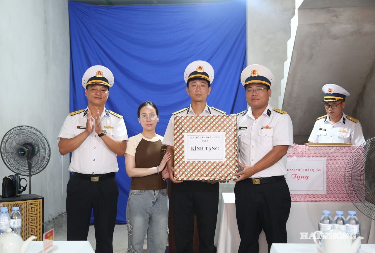 기관 및 부서에서 가족에게 선물을 제공합니다.