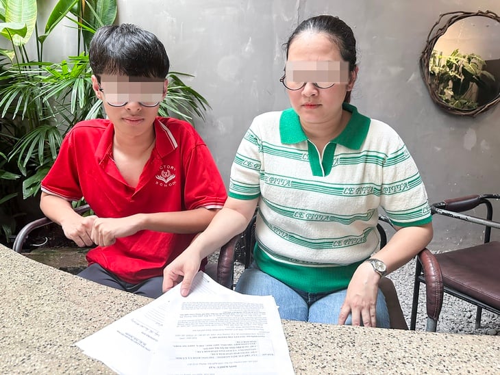 Vụ học sinh đi Hàn Quốc thăm mẹ về trễ đã được đi học trở lại từ ngày 11-9 - Ảnh 1.