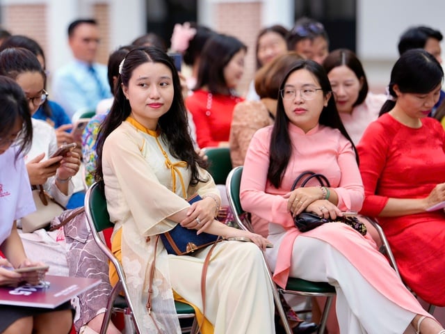Giáo viên TP.HCM: Thu nhập tăng thêm hàng chục triệu đồng/quý - Ảnh 1.