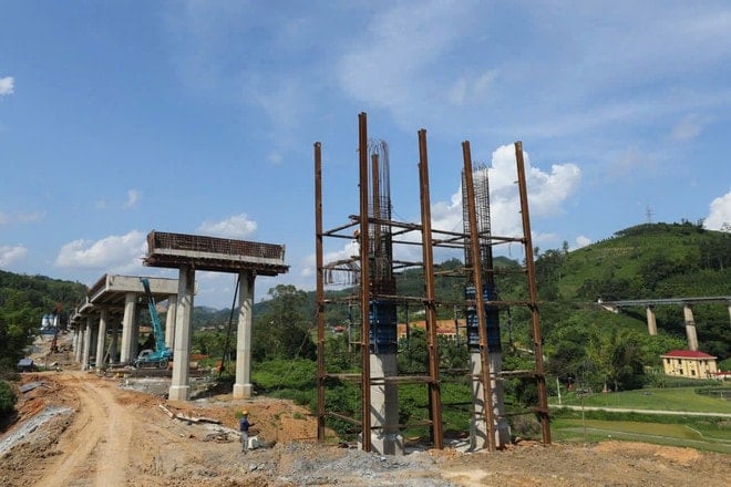thi-cong-cau-cao-toc.jpg