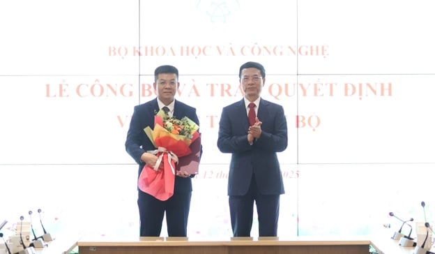 Bộ KH&CN công bố và trao quyết định bổ nhiệm, điều động cán bộ - Ảnh 3.