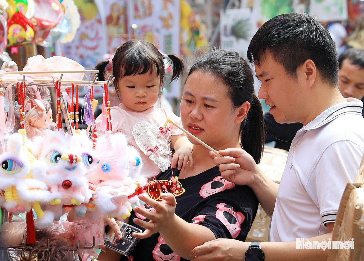 W_mid-autumn-festival-on-the-street-of-ghosts-5.jpg