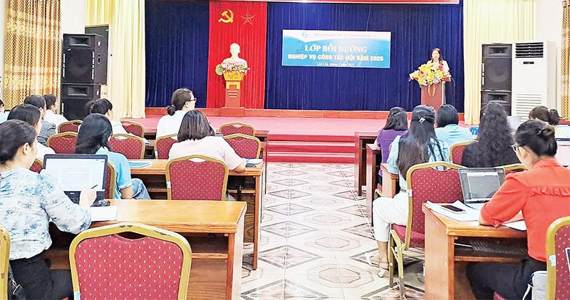 សិក្ខាកាមចូលរួមវគ្គបណ្តុះបណ្តាល។ (រូបភាពដោយ ធូ ហាន)