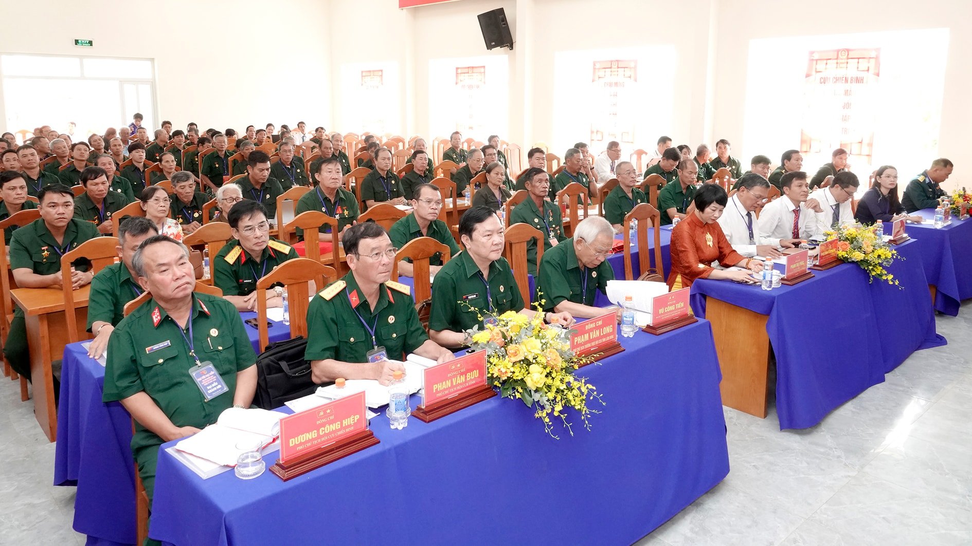 ប្រតិភូចូលរួមសមាជ (៣)