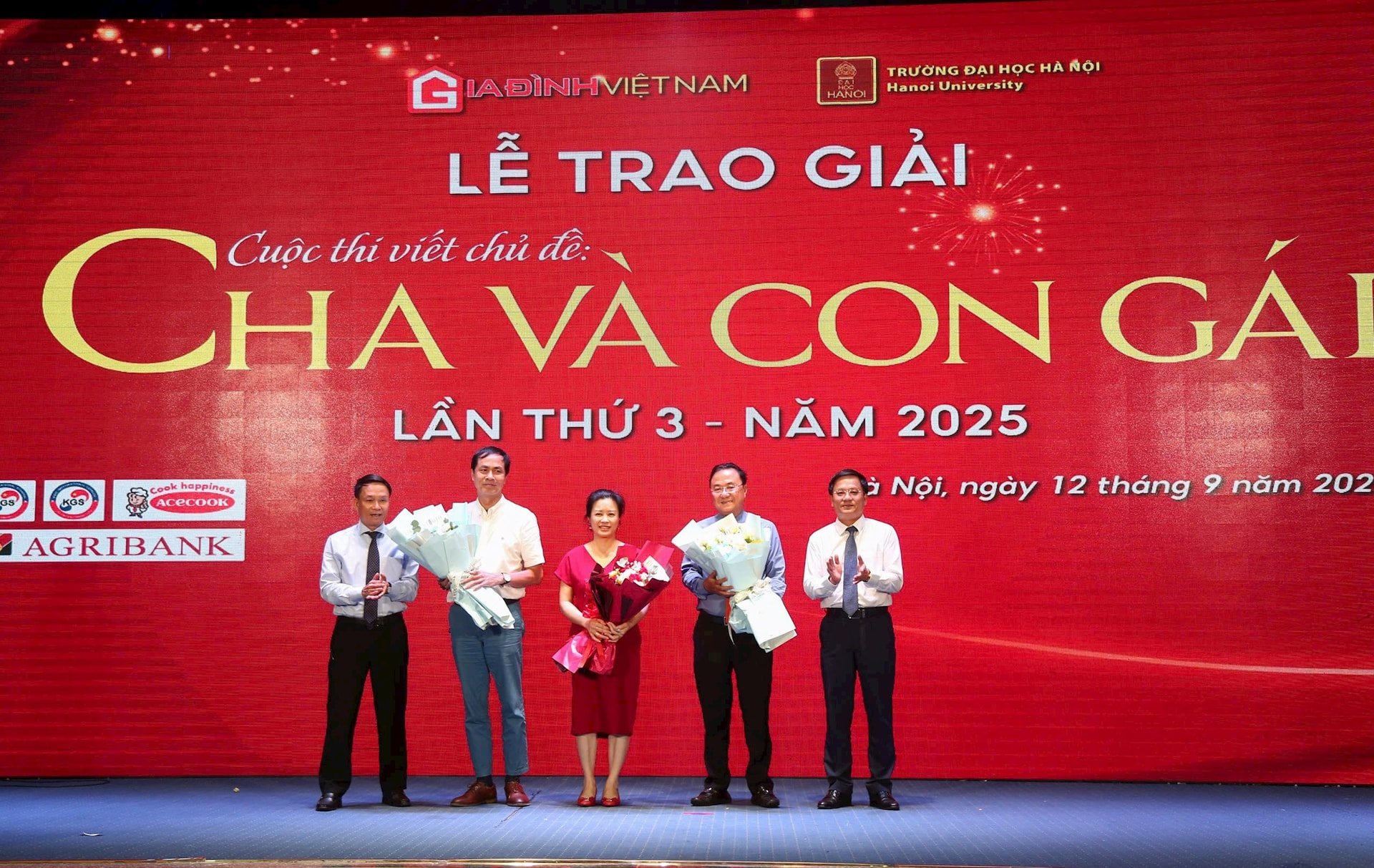ឪពុក និងកូនស្រី contest.jpg