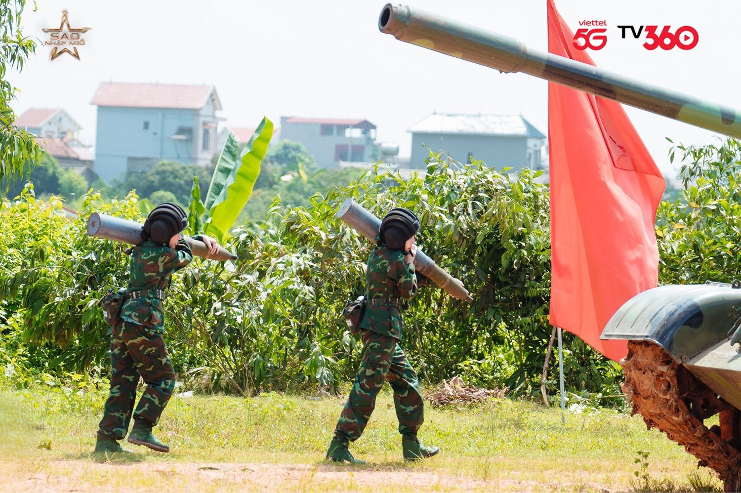 ផ្កាយ 14 ចូលរួមជាមួយ Army.jpg