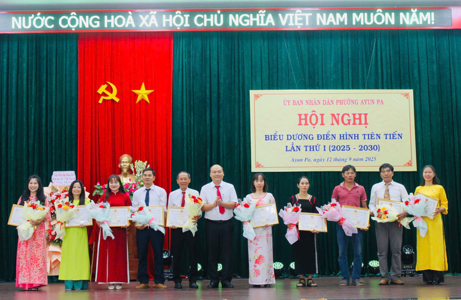 gen-h-z7003369370802-5d2985caa21abe2a196e15621412d09b.jpg