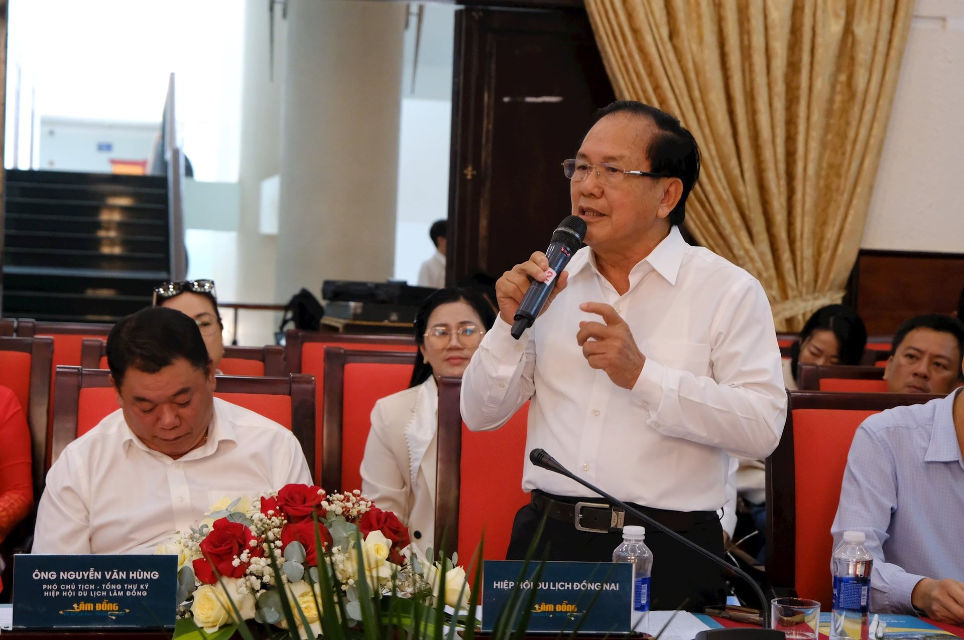 លោក Tran Van Tan - អនុប្រធានសមាគមទេសចរណ៍ខេត្ត Dong Nai សង្ឃឹមថា Lam Dong នឹងរក្សាលក្ខណៈនៃតំបន់របស់ខេត្ត ហើយស្នើថានឹងមានកម្មវិធីសហប្រតិបត្តិការដើម្បីអភិវឌ្ឍន៍ទេសចរណ៍។