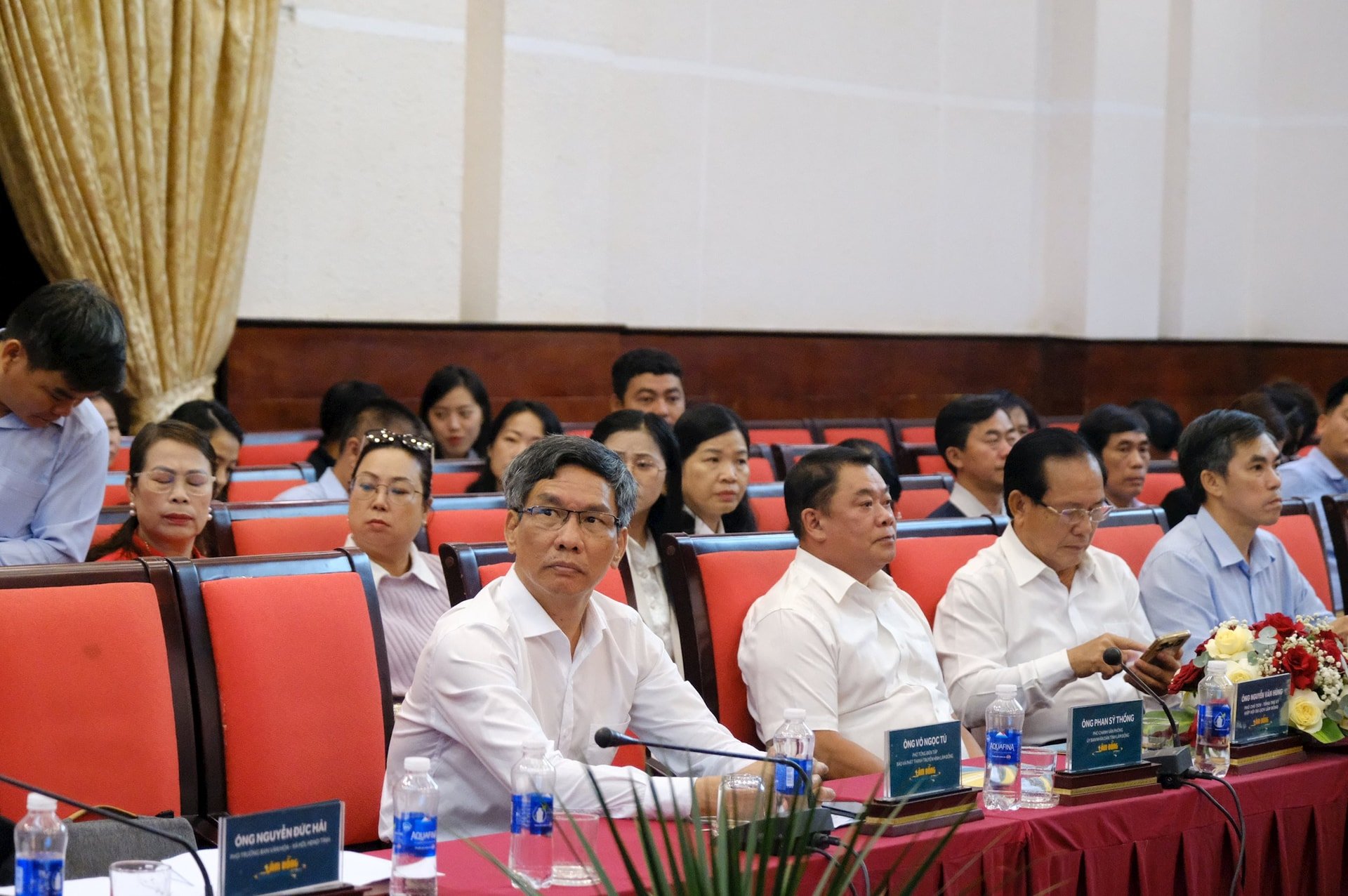 ថ្នាក់ដឹកនាំមន្ទីរ និងសាខាបានចូលរួមកិច្ចប្រជុំ។