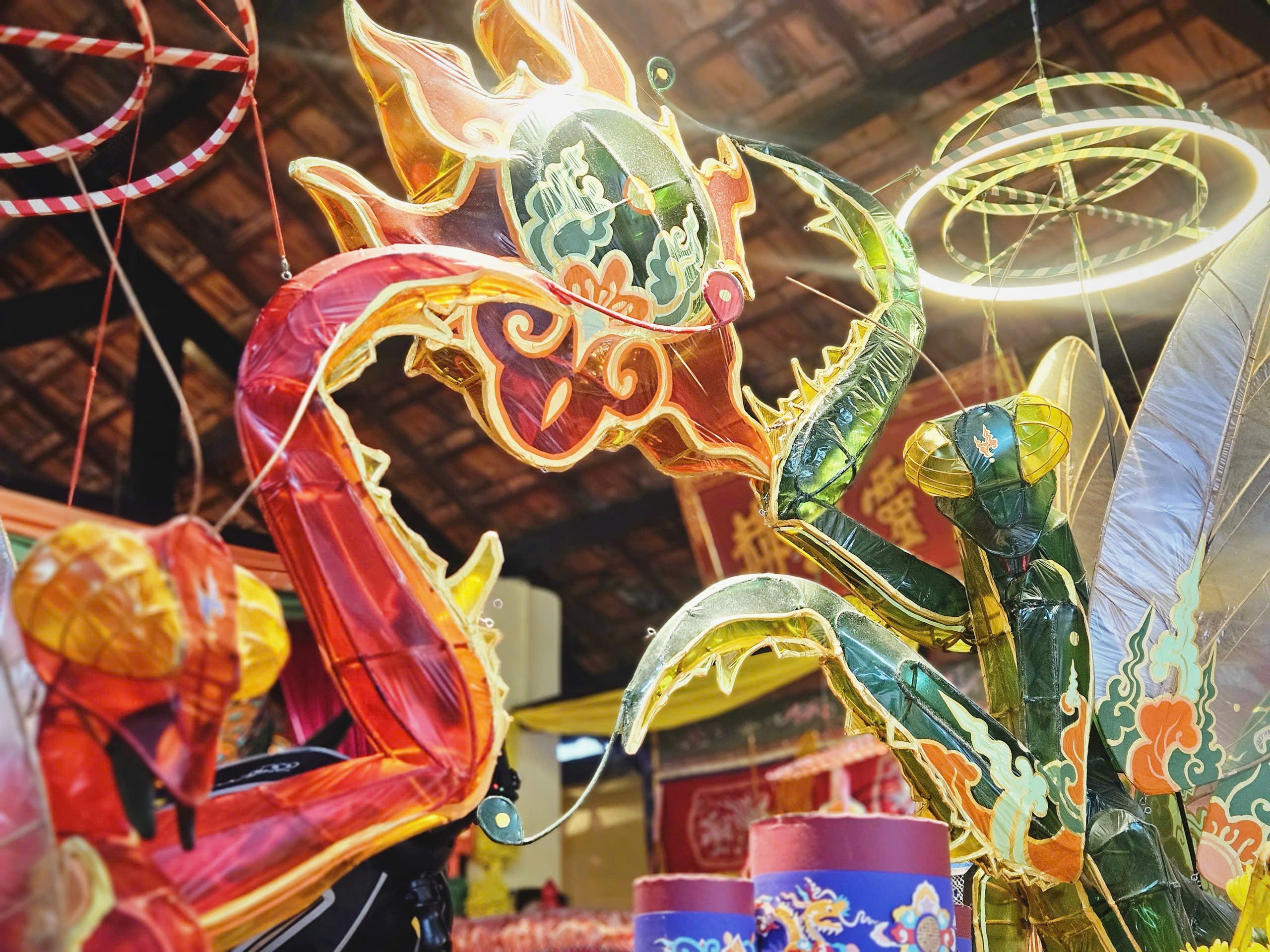 Giảng viên, sinh viên tìm cảm hứng từ triển lãm phục dựng đèn lồng xưa- Ảnh 7.