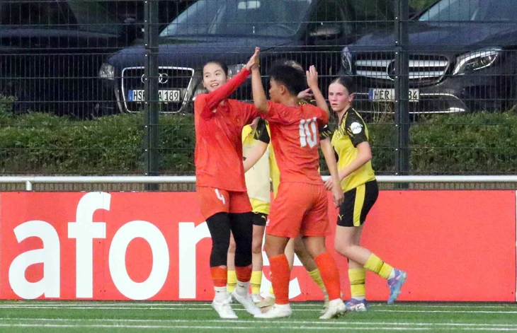 Echipa feminină Vietnam U17 - Fotografia 2.