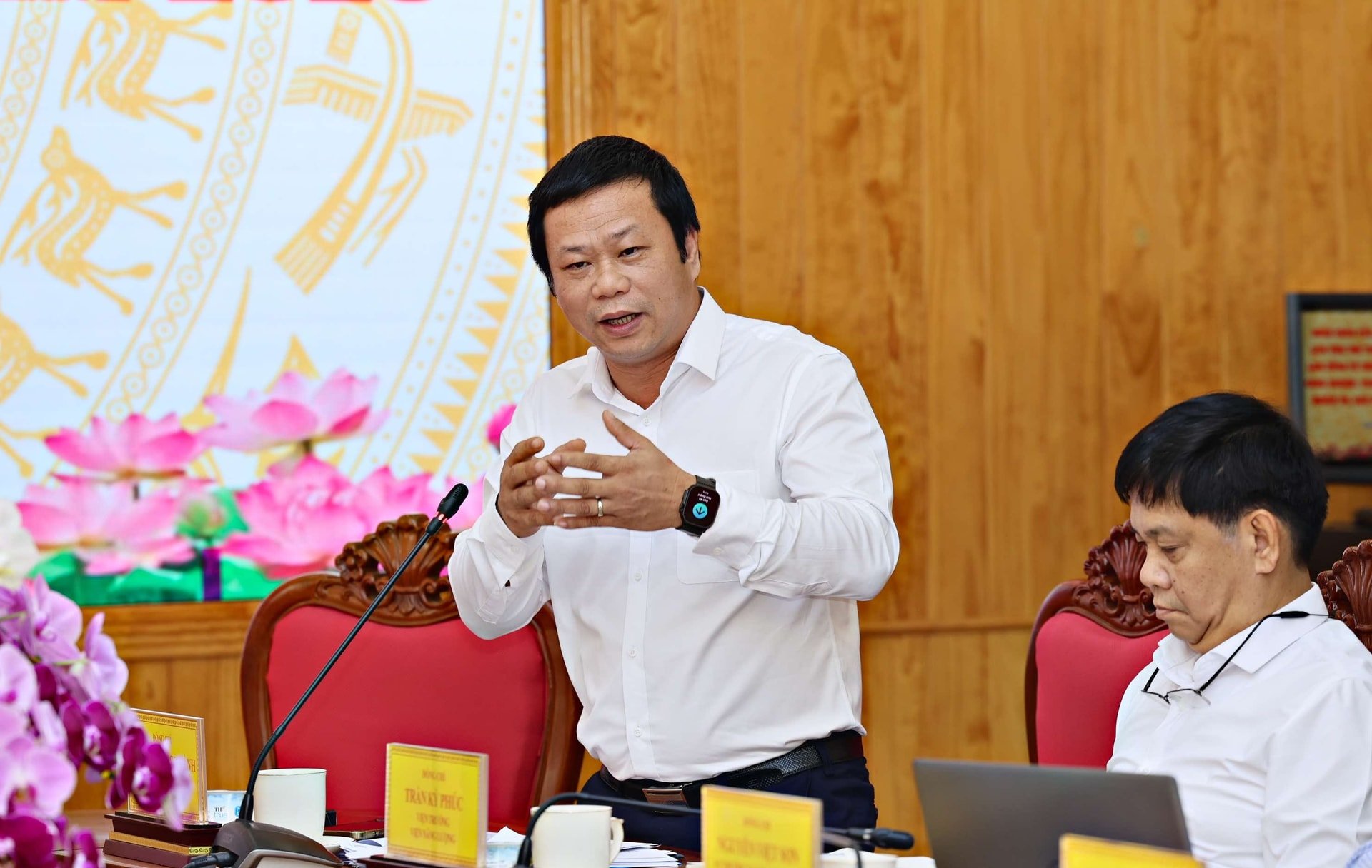 Lãnh đạo Cục Công nghiệp, Bộ Công thương phát biểu tại cuộc họp