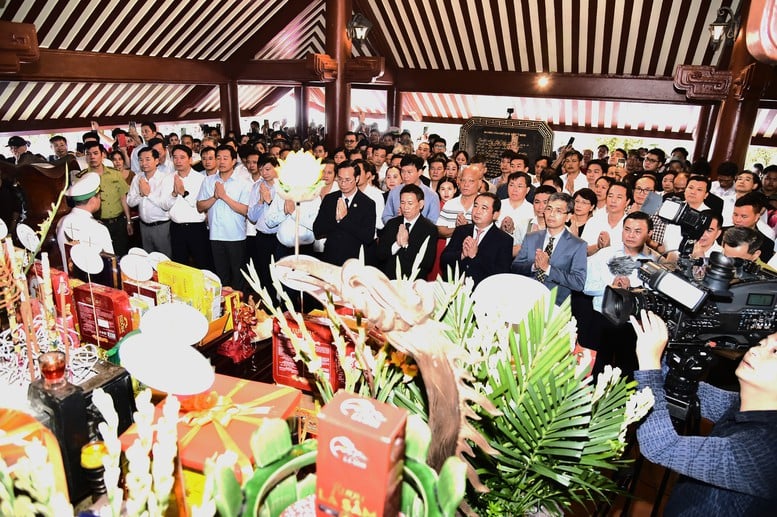 Trang trọng Lễ dâng hương kỷ niệm 56 năm ngày mất Chủ tịch Hồ Chí Minh- Ảnh 3.
