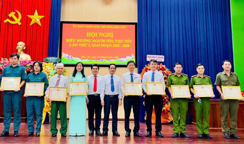 គំរូកម្រិតខ្ពស់ធម្មតានៃវួដ Ben Cat ត្រូវបានសរសើរ