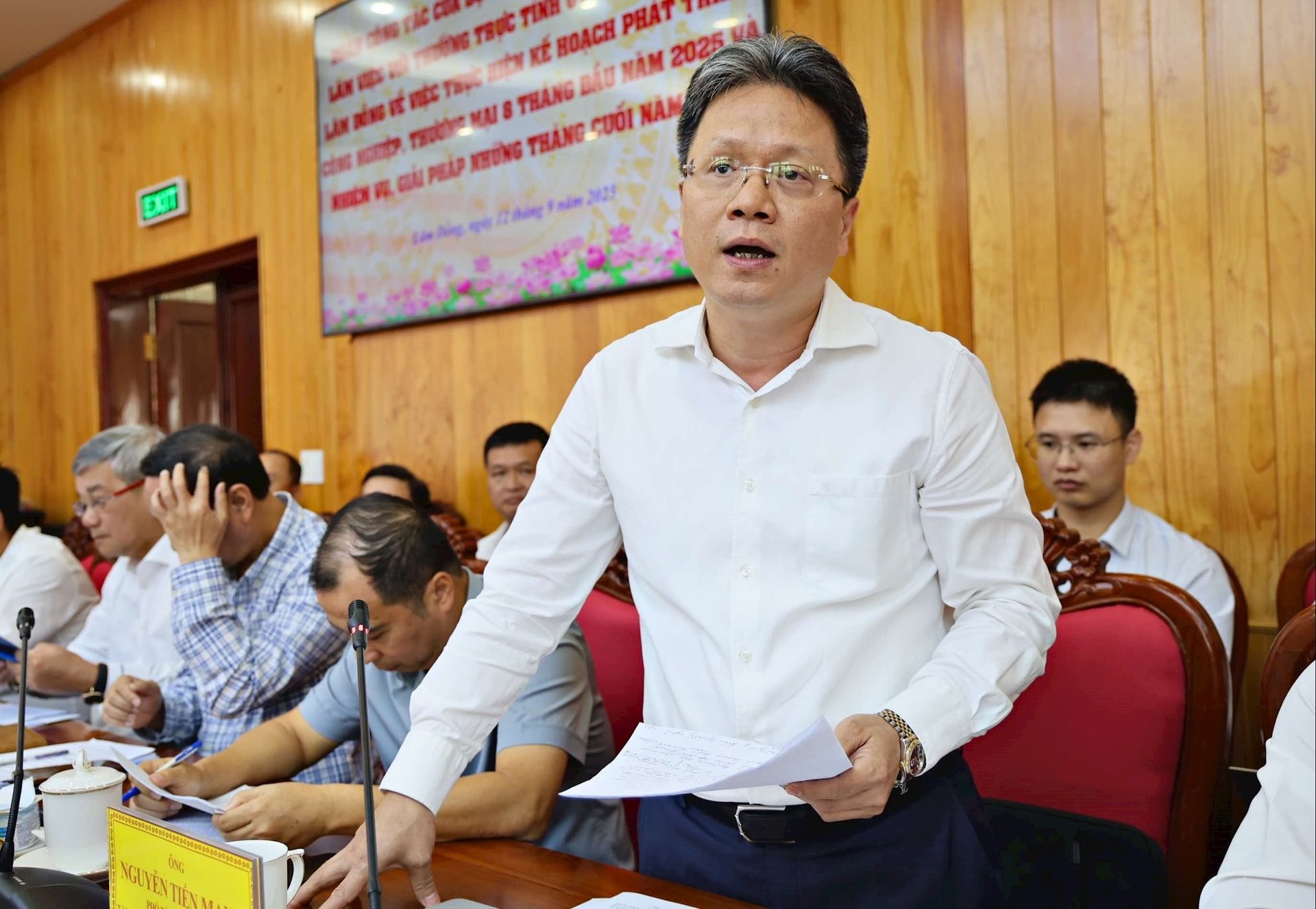Lãnh đạo Tập đoàn than khoáng sản Việt Nam, Bộ Công thương phát biểu trao đổi tại cuộc họp