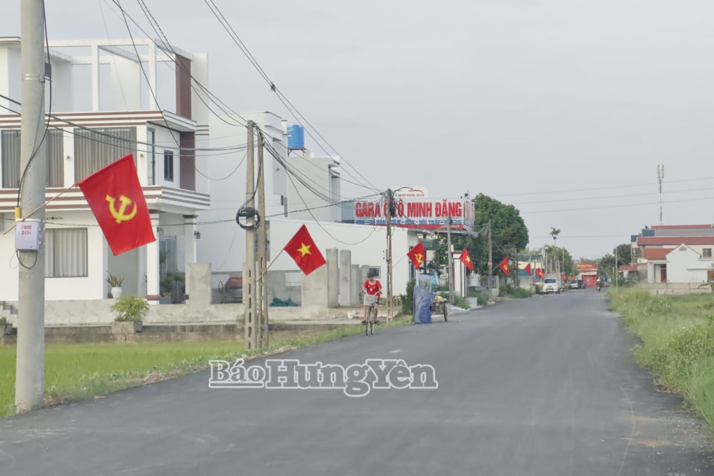 ផ្លូវជនបទក្នុងឃុំ Bac Dong Hung ត្រូវបានកែលម្អ និងពង្រីក។