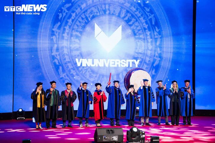 មជ្ឈមណ្ឌលស្រាវជ្រាវឧត្តមភាពថ្មីរបស់ VinUni ត្រូវបានដឹកនាំដោយសាស្ត្រាចារ្យឈានមុខគេ។