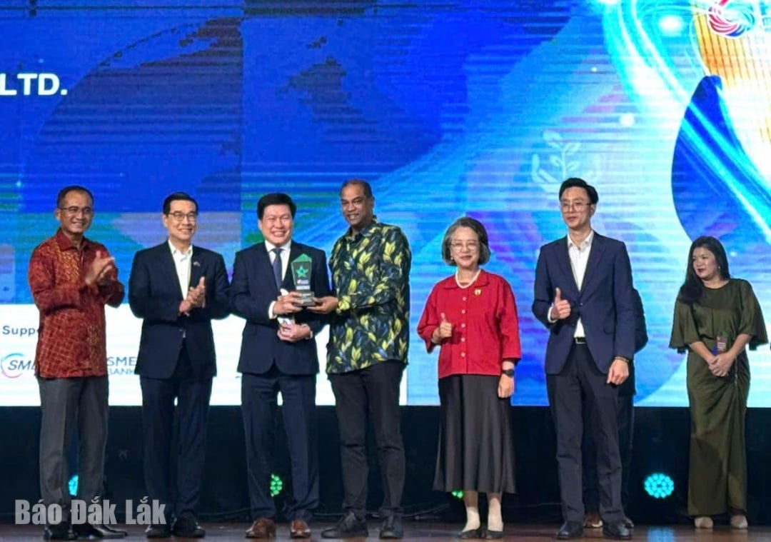 តំណាង Simexco Daklak បានទទួលពានរង្វាន់