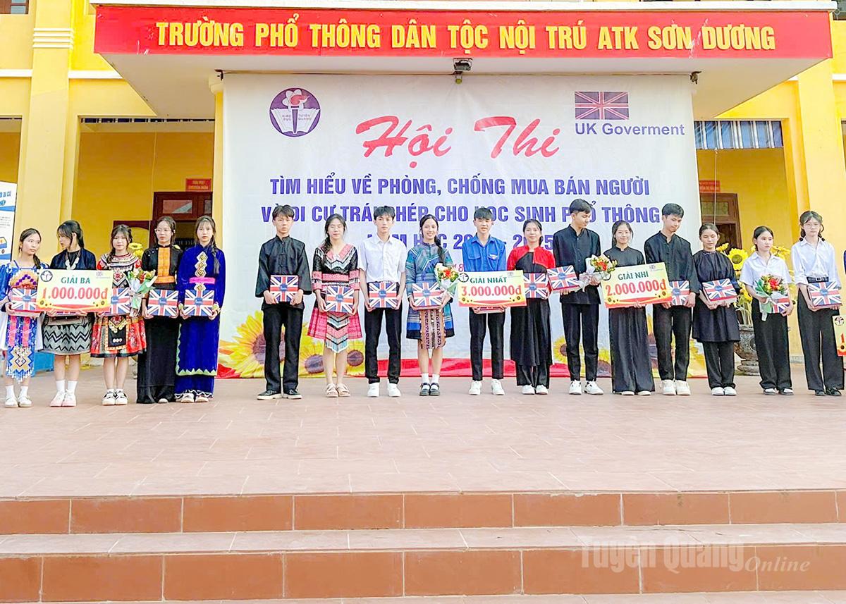 Đoàn Trường Phổ thông Dân tộc nội trú ATK Sơn Dương thu hút học sinh tham gia vào các hoạt động thực tế, hạn chế “sống ảo”.