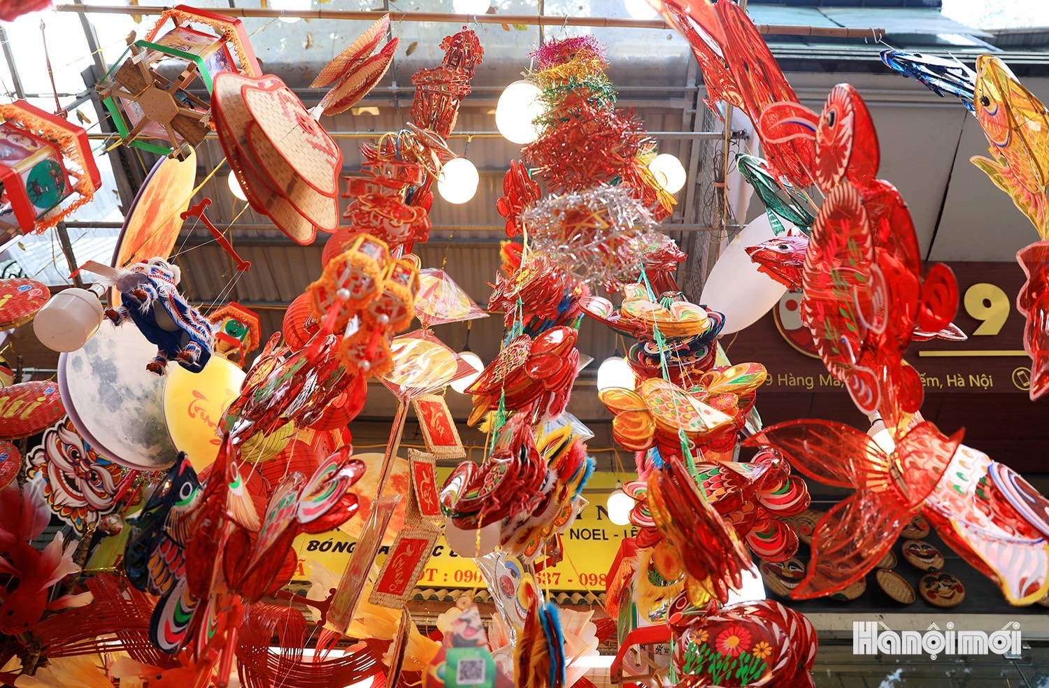 W_mid-autumn-festival-on-the-street-of-ghosts-8.jpg