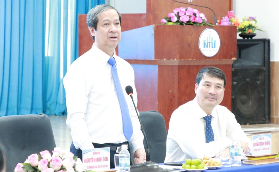 a1-bo-truong-nguyen-kim-son-truong-dai-hoc-nha-trang.jpg
