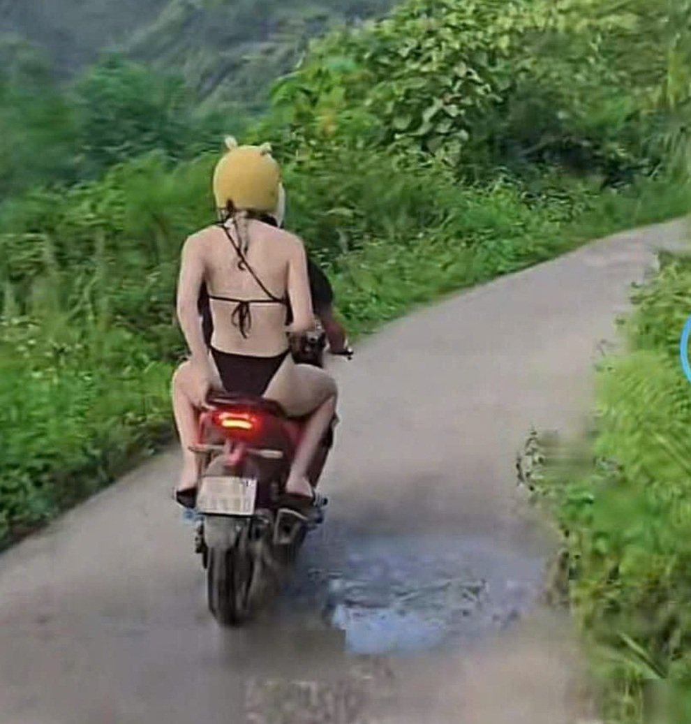 Tranh cãi cảnh khách Tây mặc bikini trên đường ở Tuyên Quang  - 1