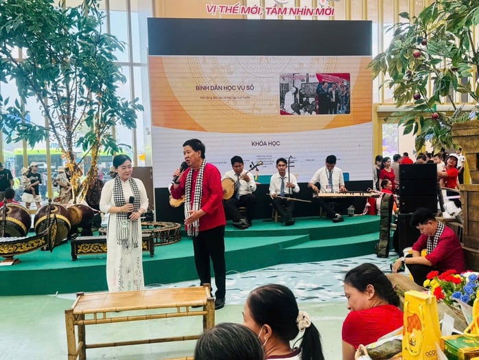 Nghệ nhân ưu tú Nguyễn Thanh Tùng, Ái Hằng tạo dấu ấn đẹp tại Hà Nội - Ảnh 4.