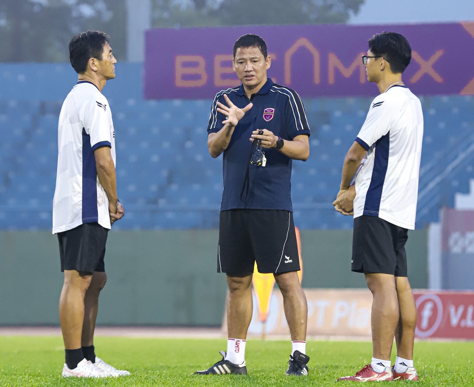Tin sốc cho ông Kim: Vĩ Hào tập lại nhưng bị gạch tên khỏi V-League, sợ lỡ SEA Games?- Ảnh 4.