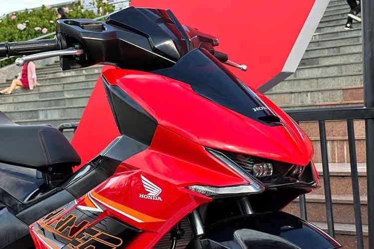 Honda Winner R 2025 launched in Vietnam, priced from 46.16 million VND.