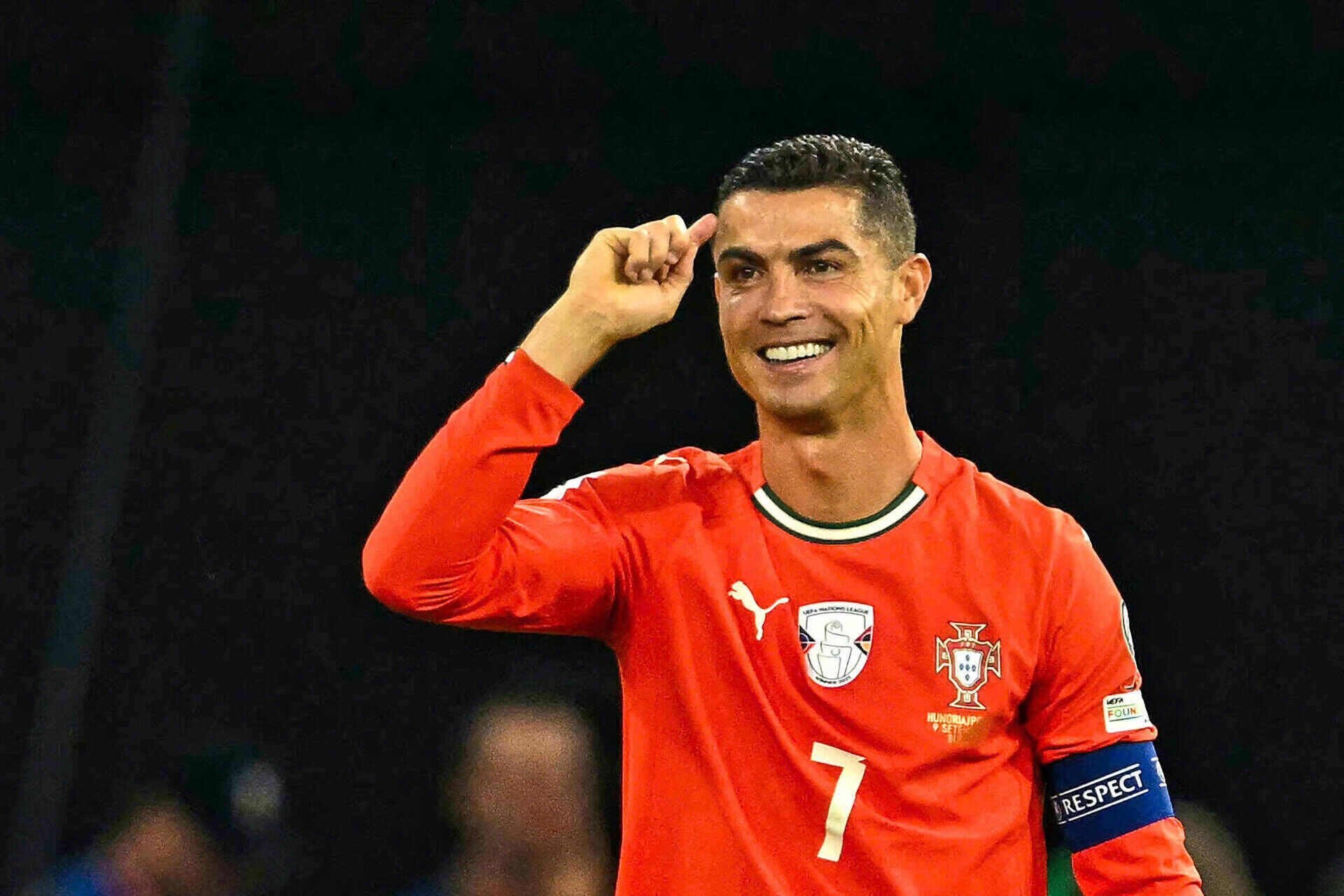 C.Ronaldo và Messi: Bùng cháy rực rỡ, dồn nén cho lần thăng hoa cuối cùng - 3