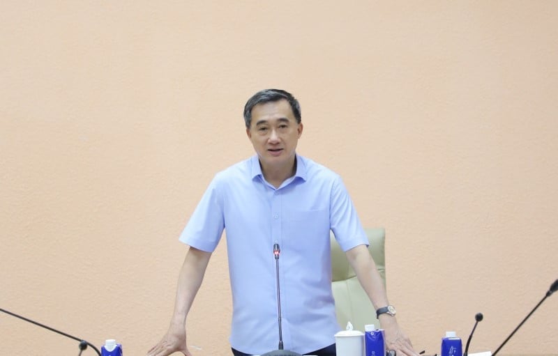 GS.TS Trần Văn Thuấn - Thứ trưởng Bộ Y tế, Chủ tịch Hội đồng Y khoa Quốc gia nhấn mạnh: Bộ Y tế hướng tới phương châm chăm sóc, bảo vệ sức khỏe nhân dân là trên hết, trước hết.