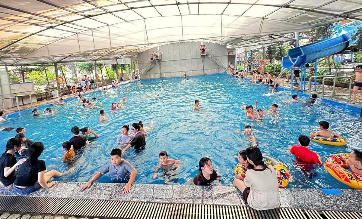 សណ្ឋាគារនៅ My Lam Hot Spring Resort សុទ្ធតែមានអាងហែលទឹកសម្រាប់ភ្ញៀវទេសចរណ៍ដើម្បីរីករាយនឹងអារម្មណ៍សម្រាកកាយក្នុងអំឡុងពេលវិស្សមកាលរបស់ពួកគេ។